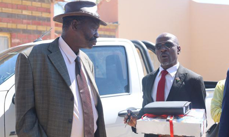 Minista wouyuki a yandja oyeendifo keemhangu doshiwana