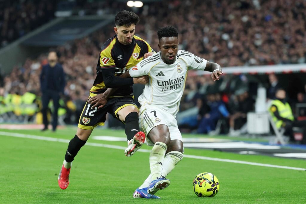 History chasing Barca eye title party in Liga Clasico