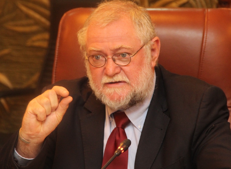 Schlettwein warns against elite capture in oil