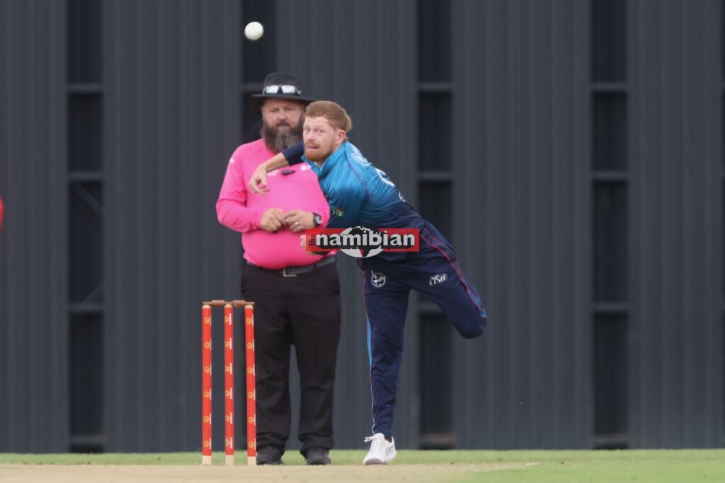 Scholtz, Smit win top cricket awards