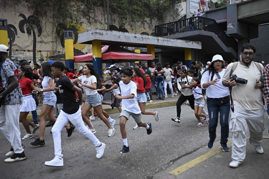 Twin earthquakes in Venezuela destroy buildings, sow panic
