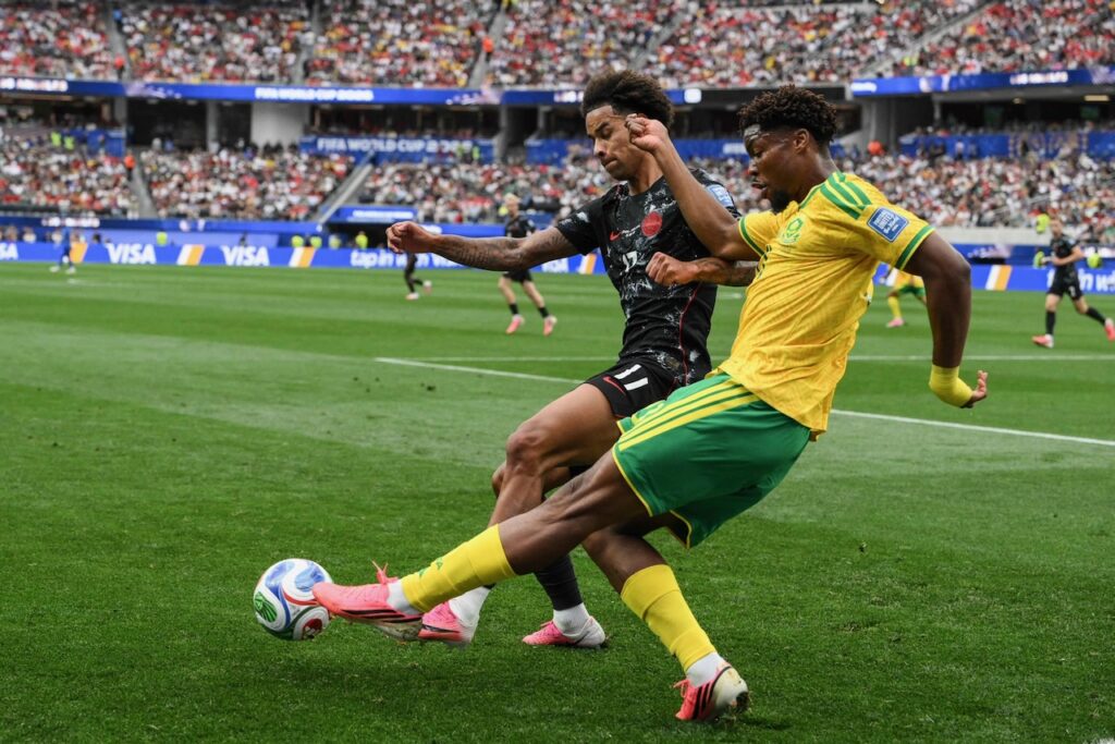 Canada reach World Cup last 16 as late strike sinks South Africa