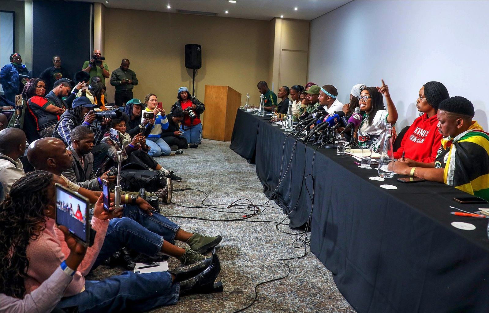 ‘Blame the government’ — anti-migrant leaders deflect responsibility for potential violence on 30 June