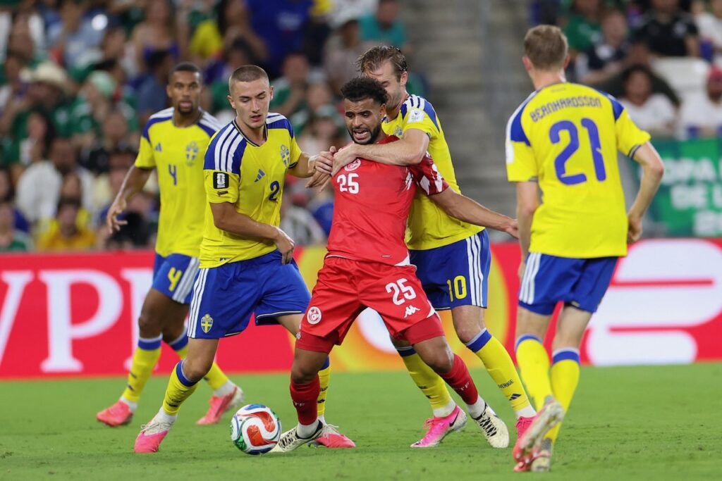 Sweden demolish Tunisia 5-1 to seize control of World Cup group