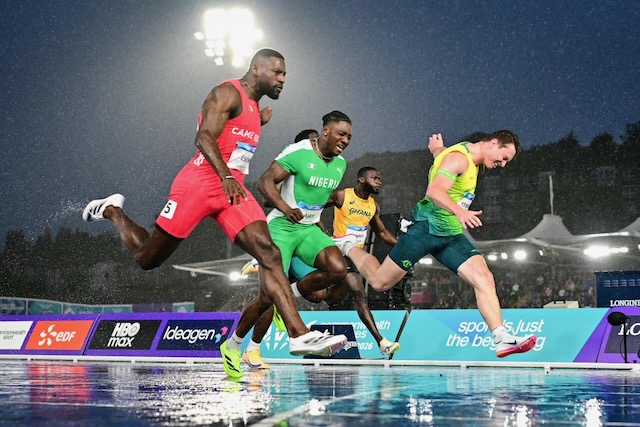 Eseme, Hobbs shine in Glasgow rain to win 100m Commonwealth gold