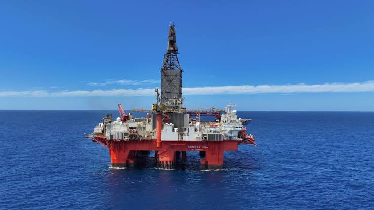 Shell contract ends as Deepsea Mira heads to Walvis Bay for upgrades