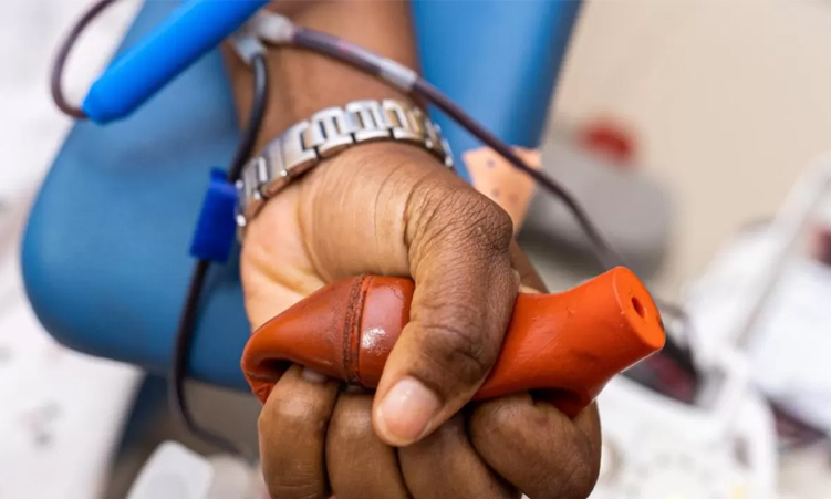 Union changes mind on truckers donating blood