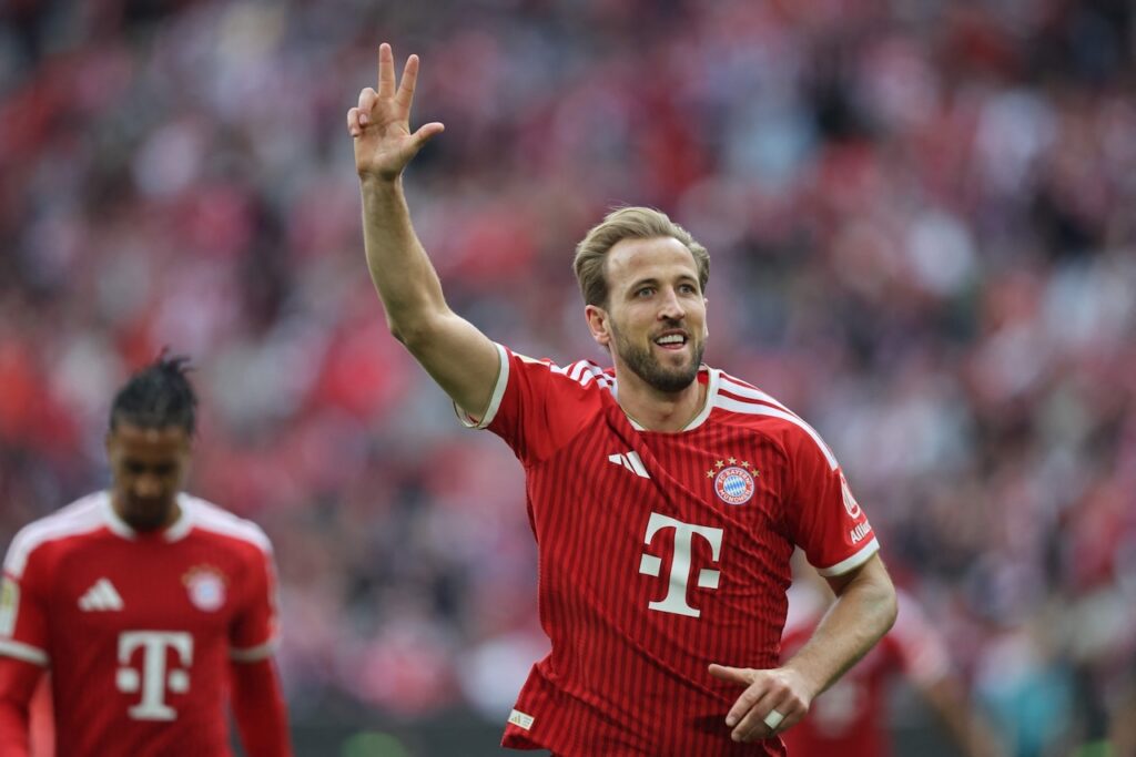 Golden Shoe winner Kane hopes for Ballon d’Or after ‘best season ever’