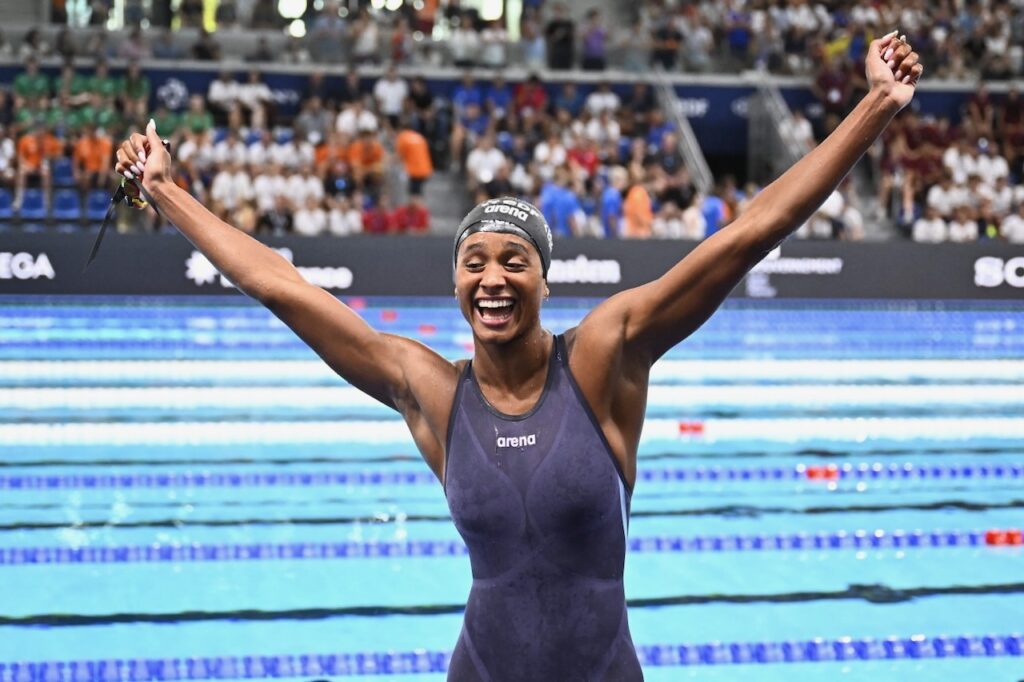 Italian teenager Curtis breaks 50m backstroke world record at Europeans