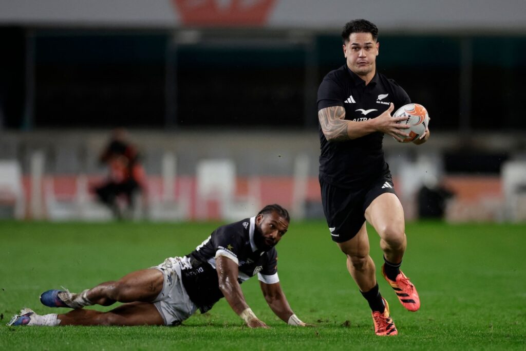 Eight-try New Zealand cruise to tour victory over Sharks