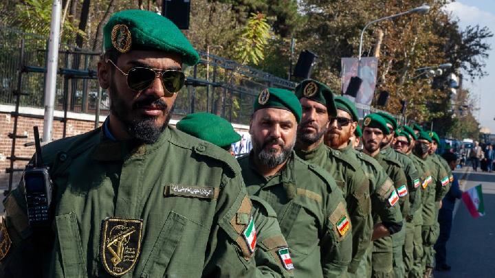 2 IRGC members killed, 2 wounded in “terrorist” shooting in W. Iran — media