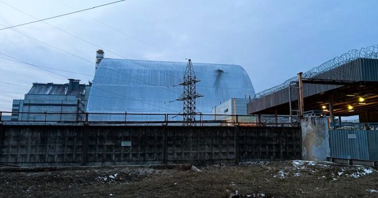 Ukraine accuses Russia of attacking Chornobyl nuclear waste storage site