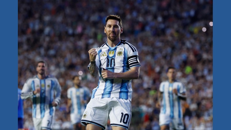 Messi returns as Argentina beats Iceland
