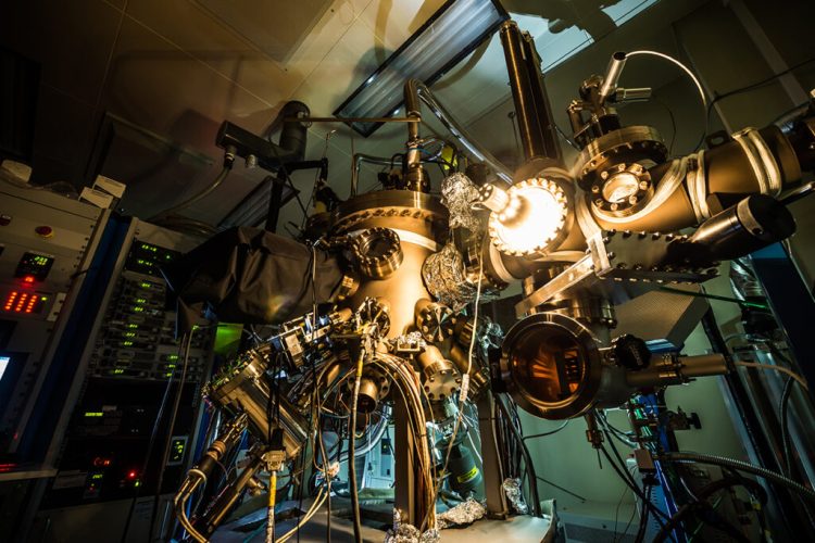 Scientists develop new way to control quantum light sources