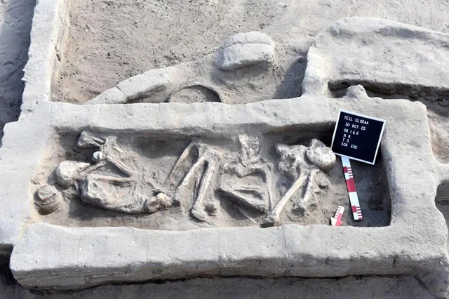 Egypt uncovers ancient tombs, residential area in Ismailia
