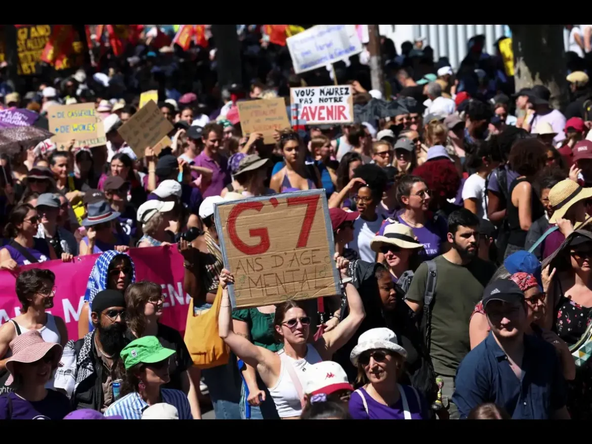 G7 summit kicks off against backdrop of massive protest