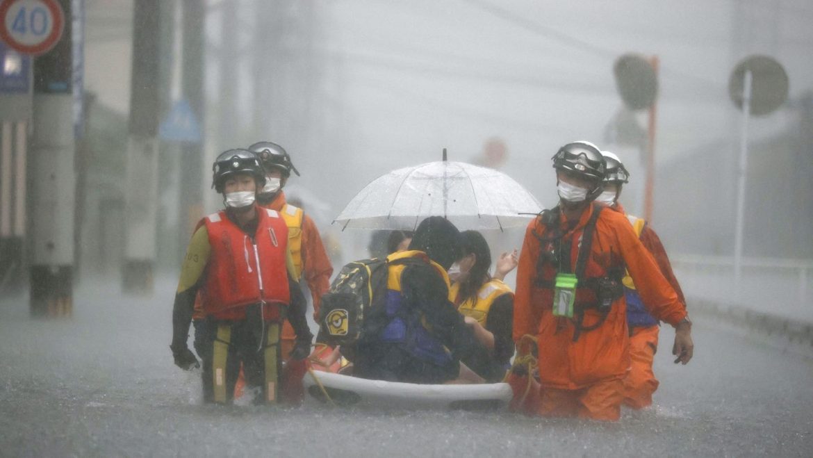 Heavy rain batters western Japan