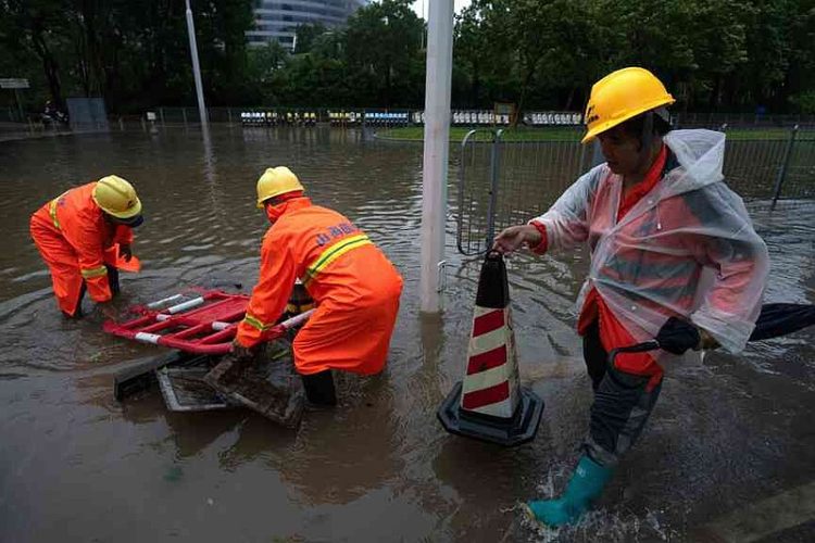 China deploys measures against typhoons, flood risks