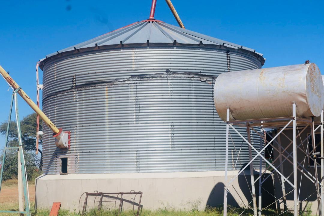 Ngurare a hala efakitoli lombuta yeembudufukwa mOtjinene