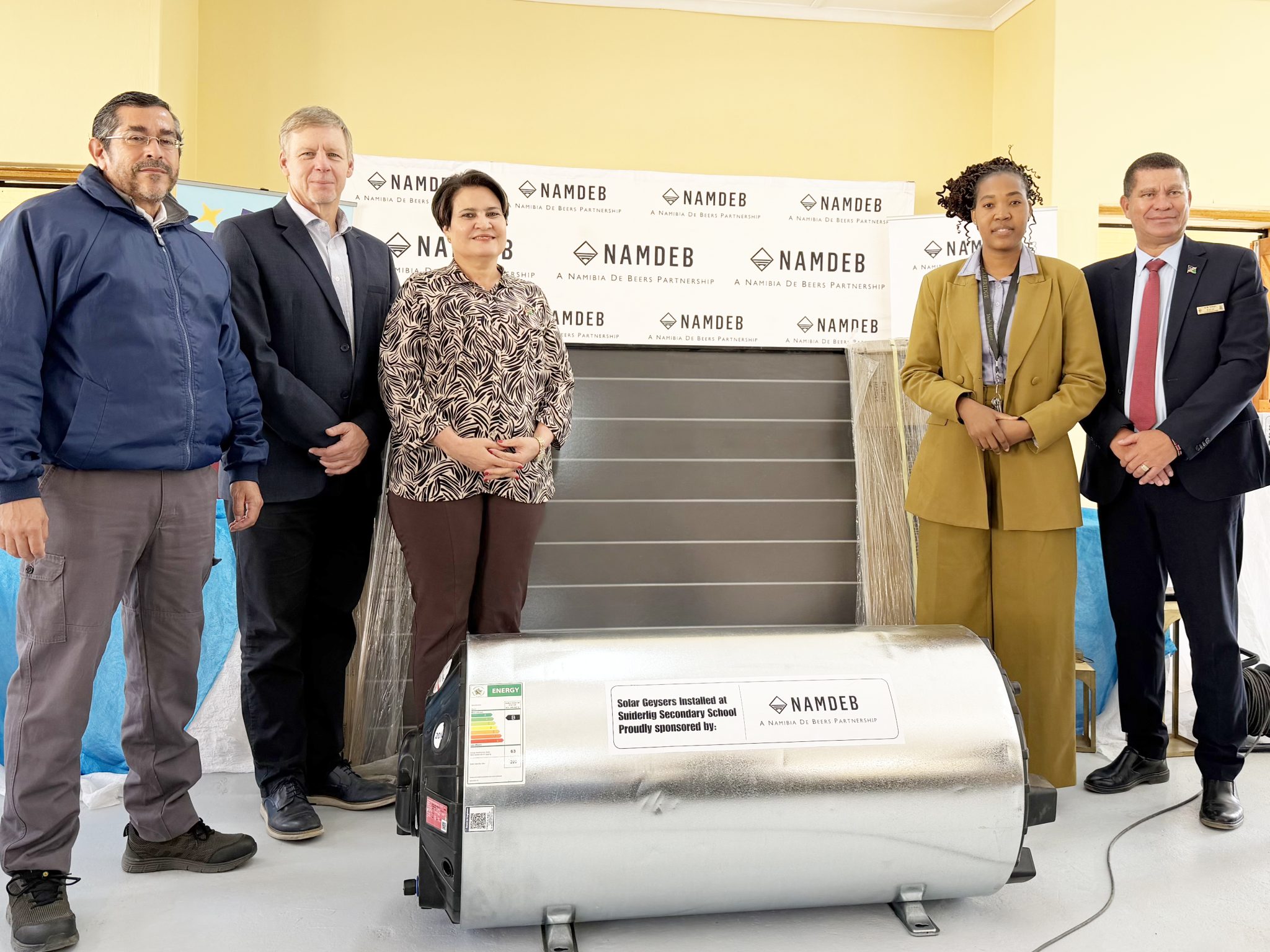 Namdeb keeps Suiderlig learners warm