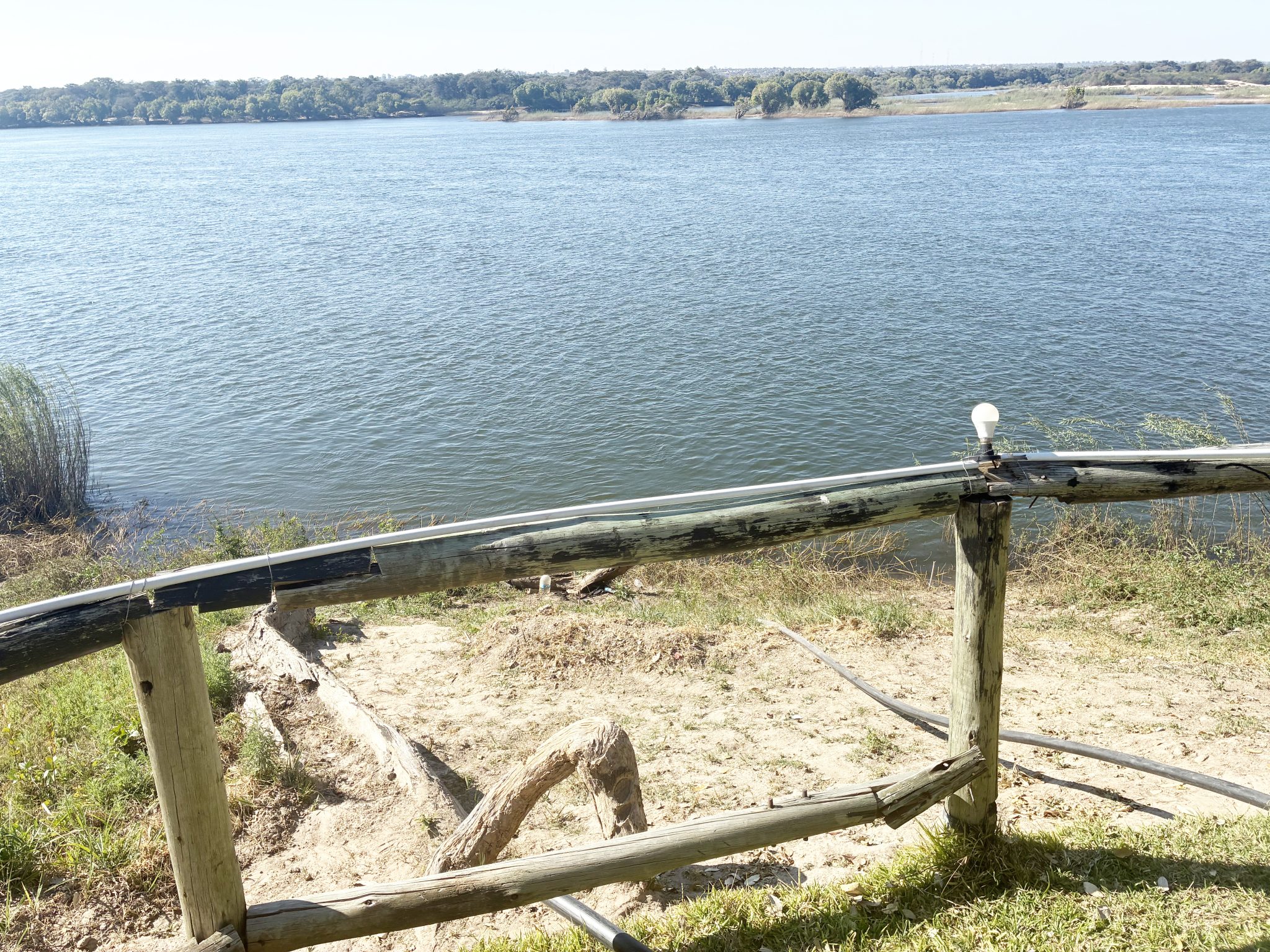 Man runs into Zambezi River, feared dead