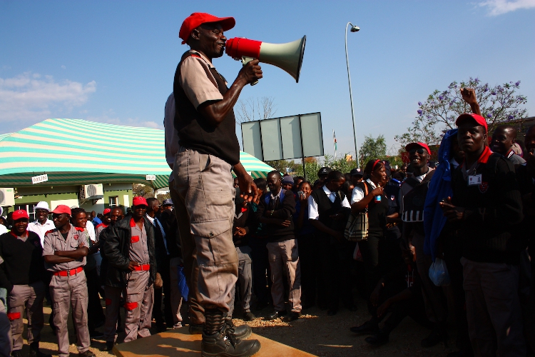 Expired contract leaves 500 guards in limbo … Swapo-linked NPS pleads with City