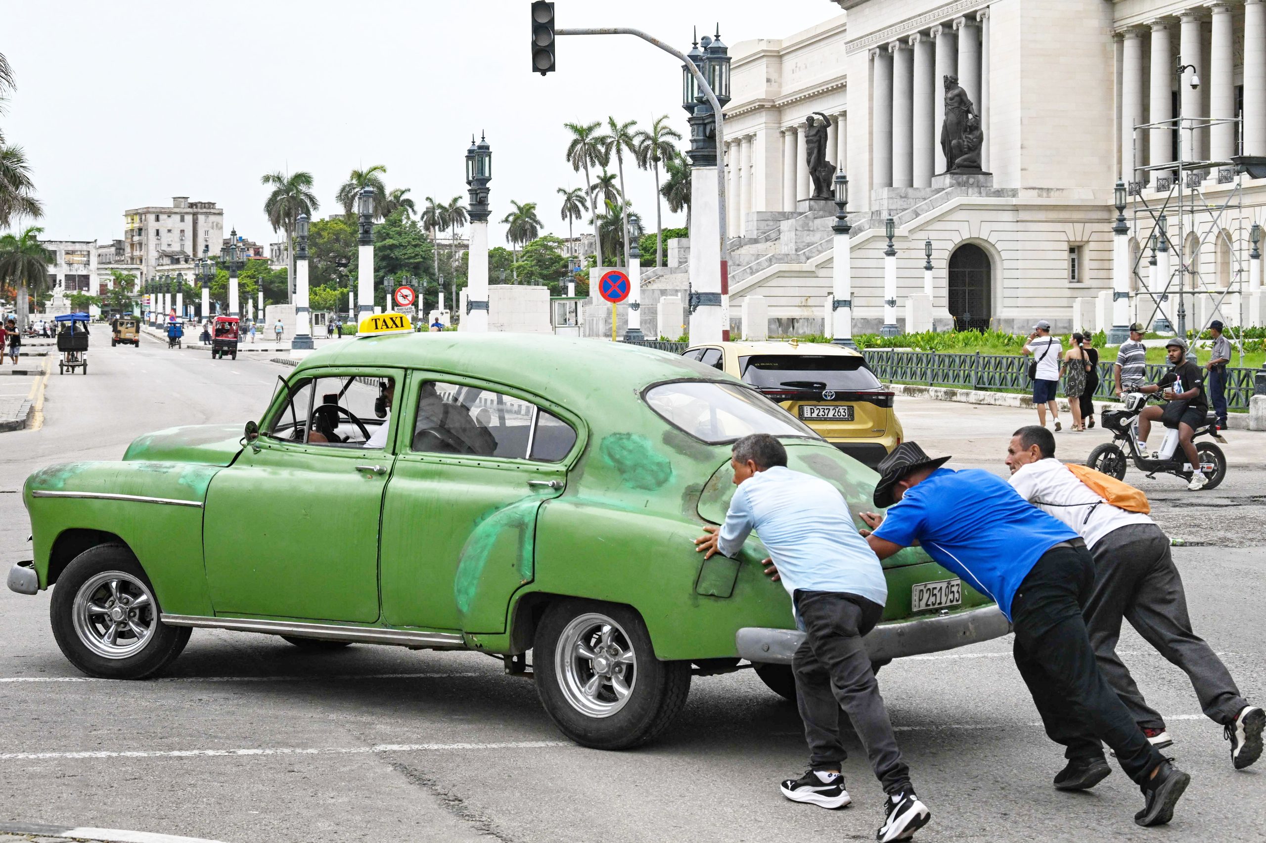 Five of Cuba’s 15 provinces without power as grid fails again
