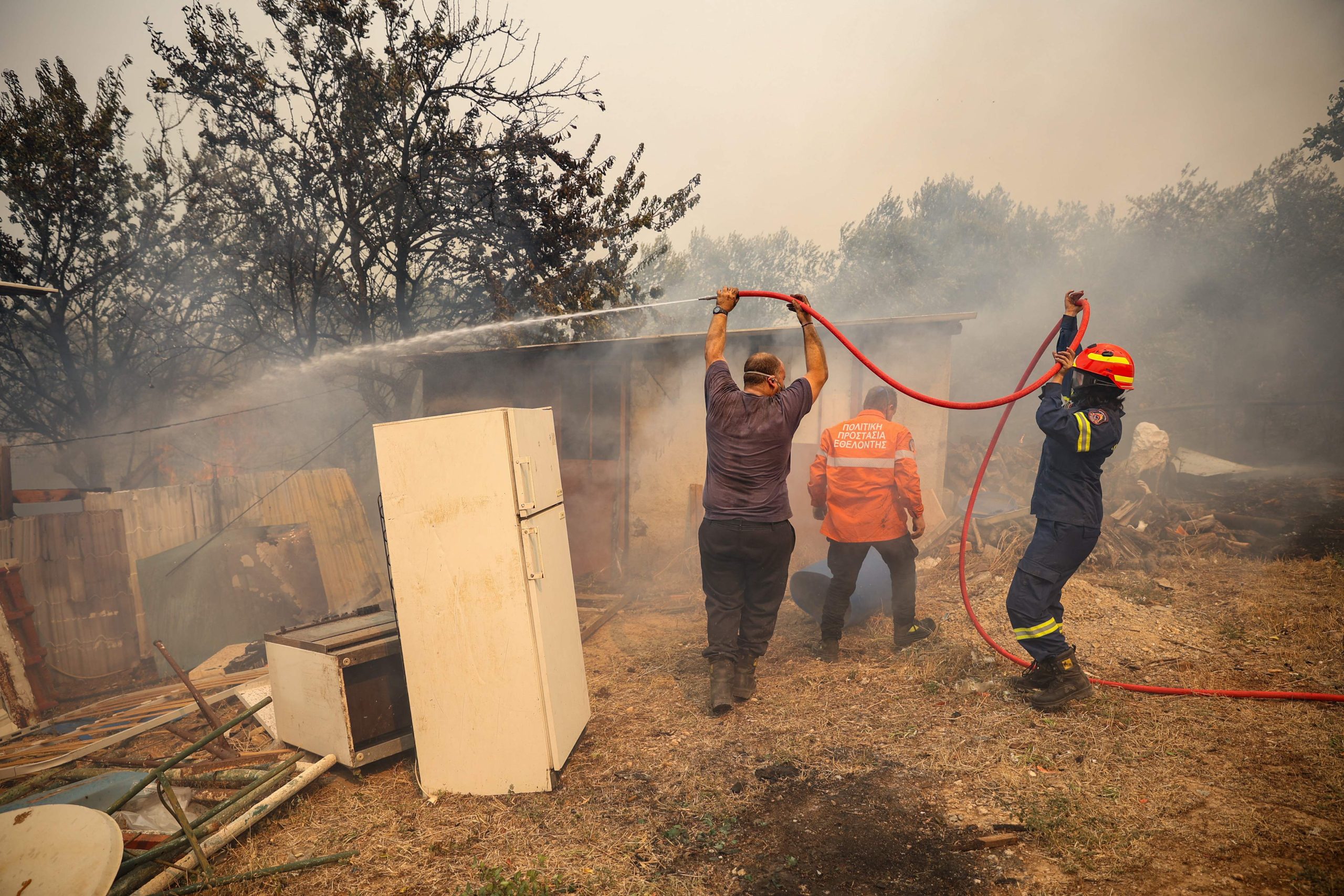 Water bombers take to skies as Greece battles wildfires