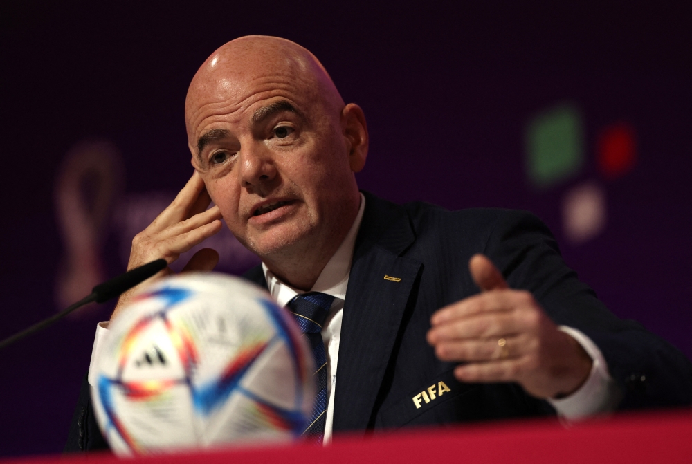 Trump backs embattled Infantino