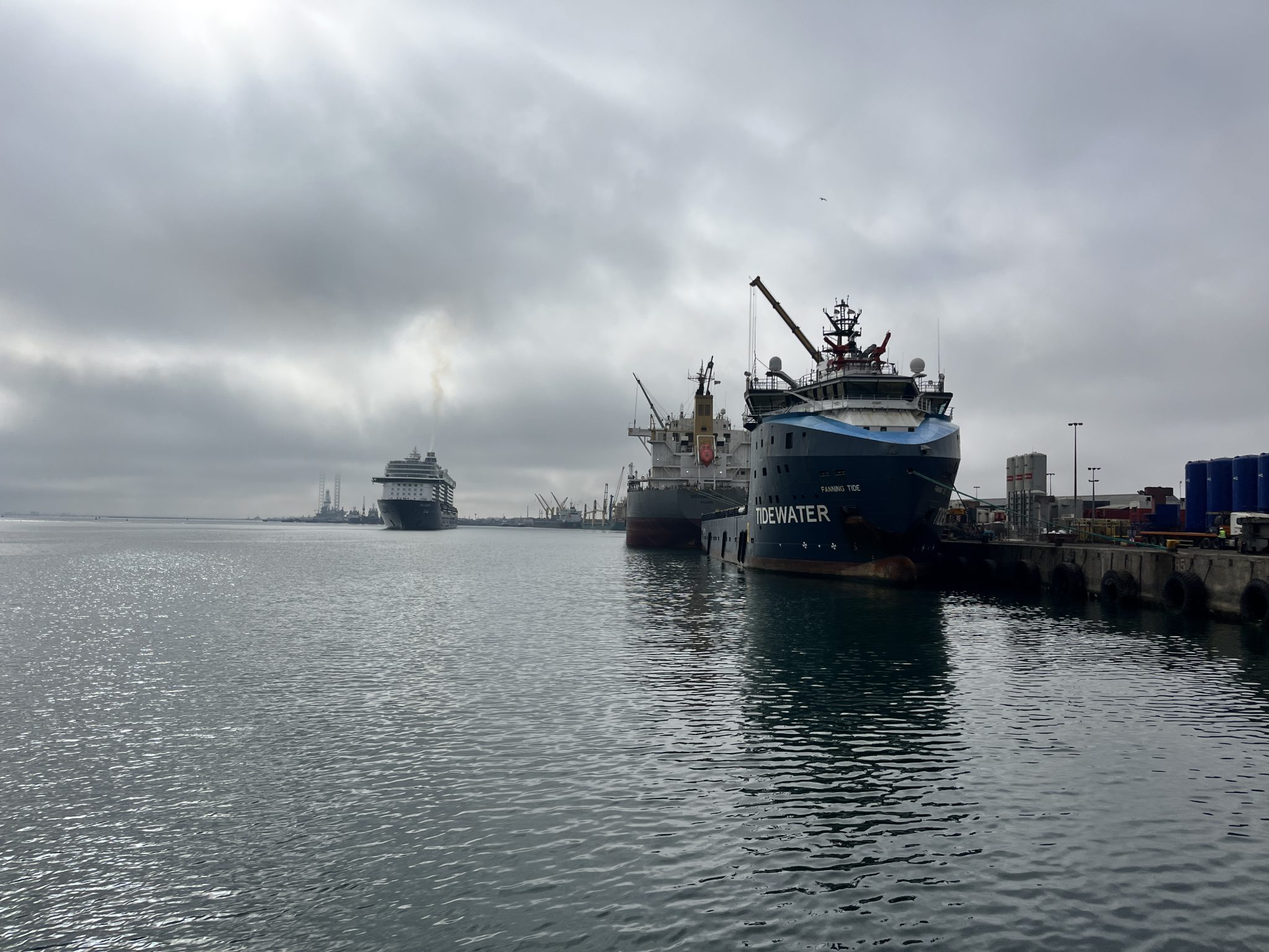 Phosphate divides opinion … clearance reignites seabed mining debate