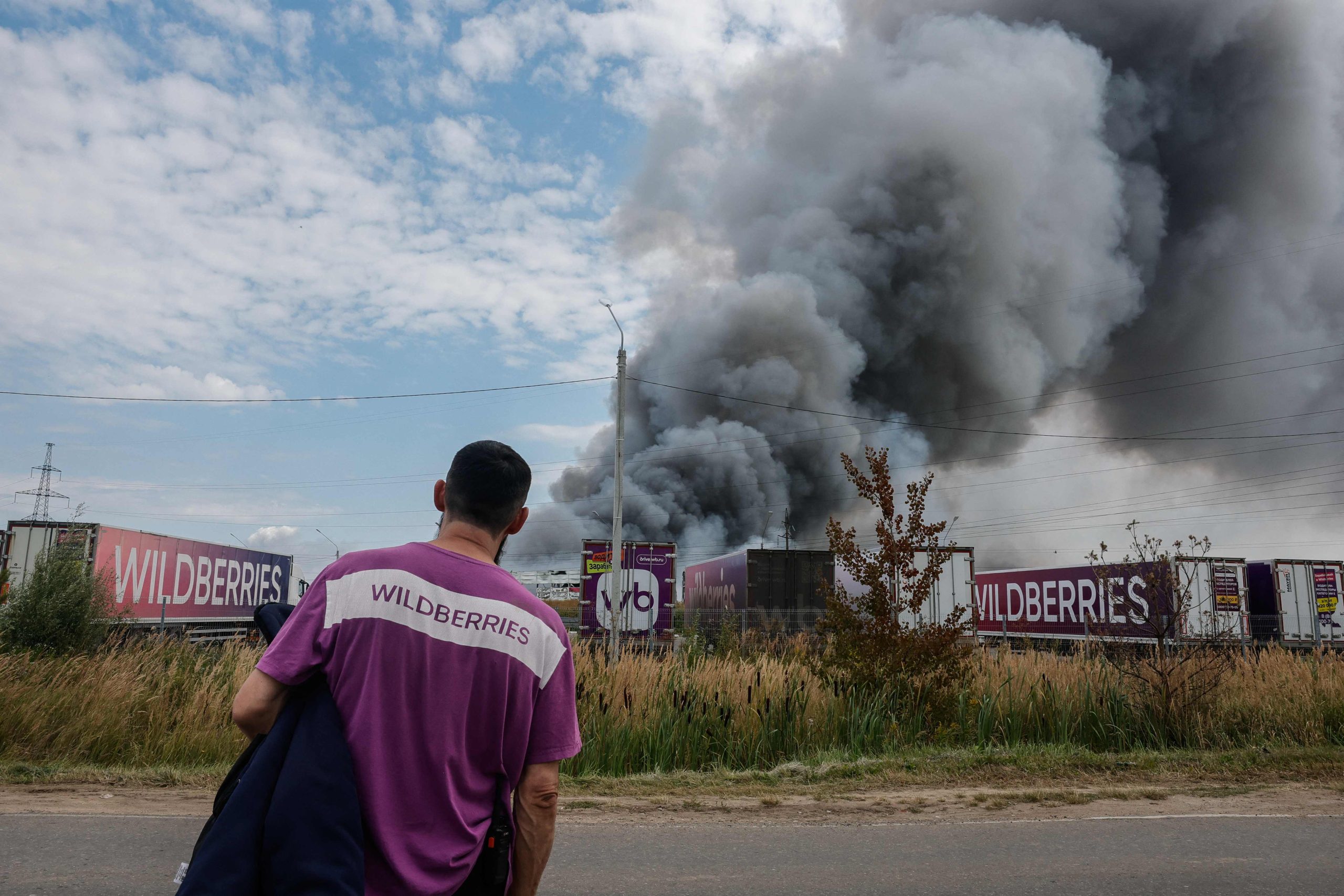 Strikes kill 12 in Russia and Ukraine
