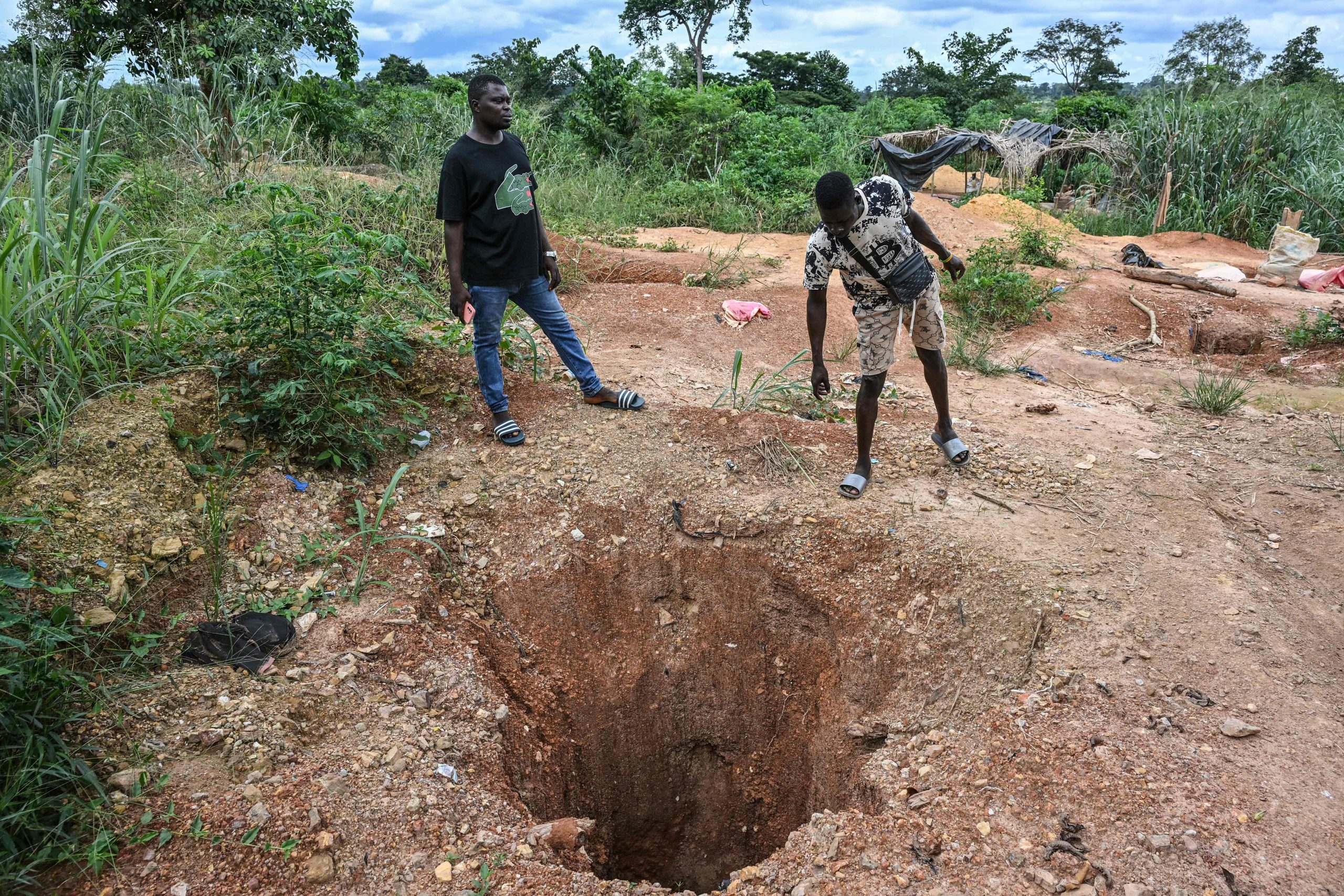 Ivory Coast clamps down on harmful illegal gold rush