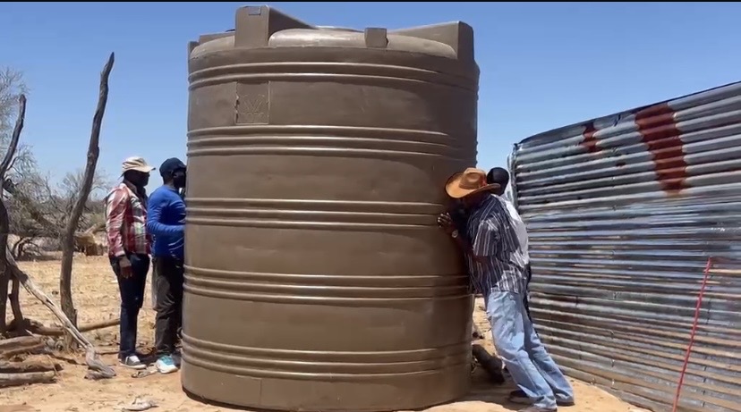 Oshikoto governor donates water tank to vulnerable family