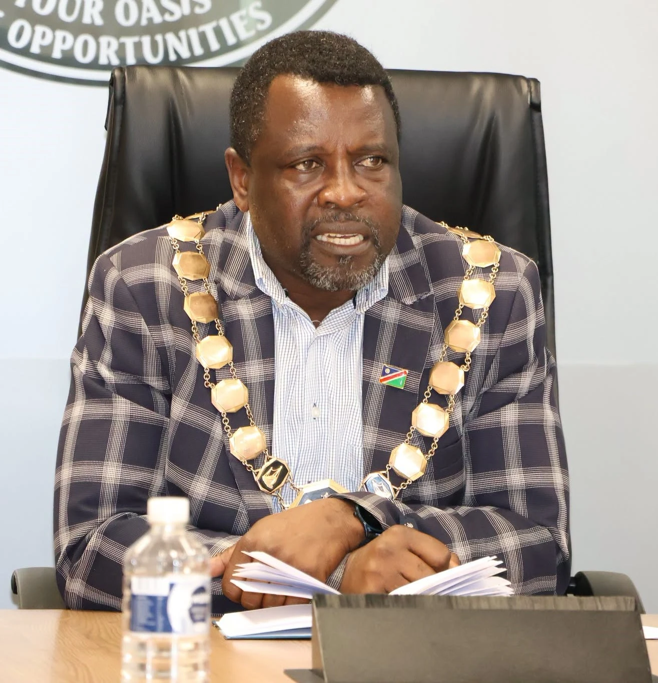 Mayor Moves to Reassure Public Amid HFMD Outbreak